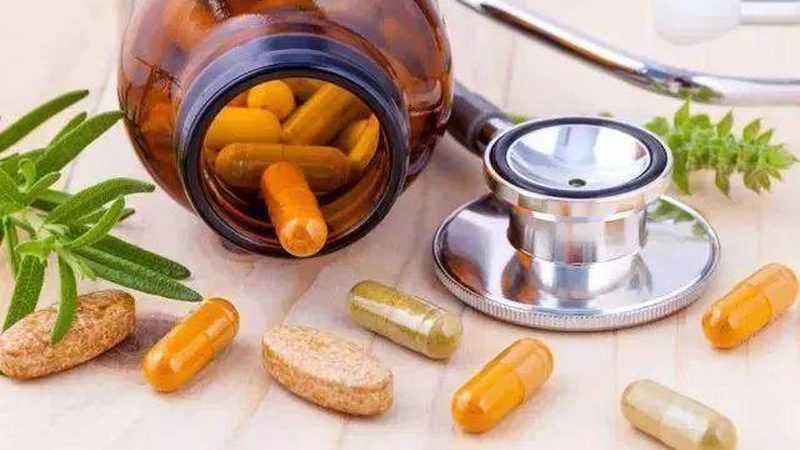 孕期复合维生素：选择与报价的理性考量
